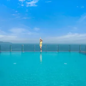 https://canvas-danang-beach-hotel.hotelsofhoian.com